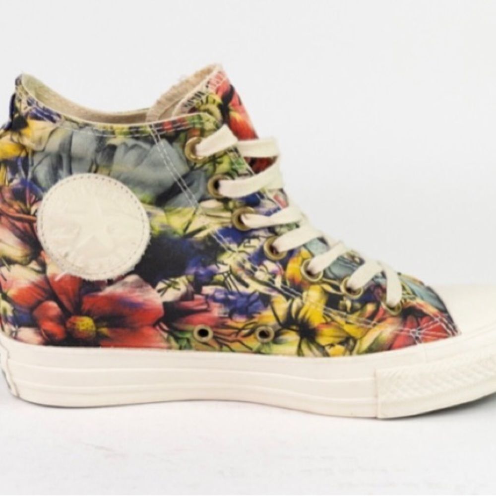 Converse Chuck Taylor All Star Lux Hi Floral Hidden Heel Wedge sneakers 7.5